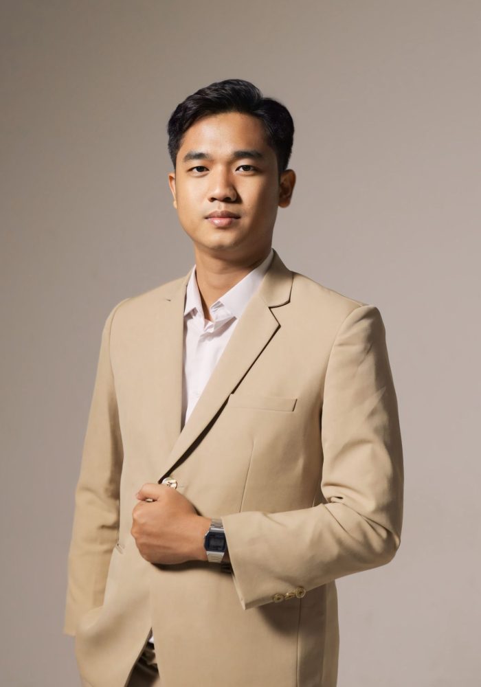 The-grooms-della-scaled